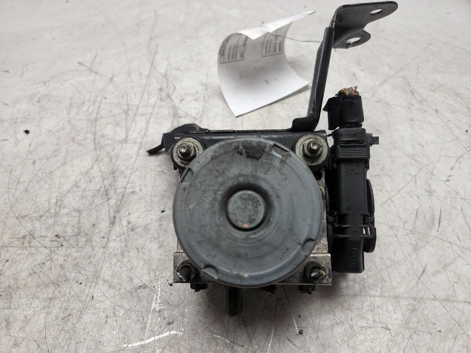 04-08 Conjunto de bomba de pieza de freno antibloqueo Toyota Solara OEM 4451006080 Foto 2 de 4