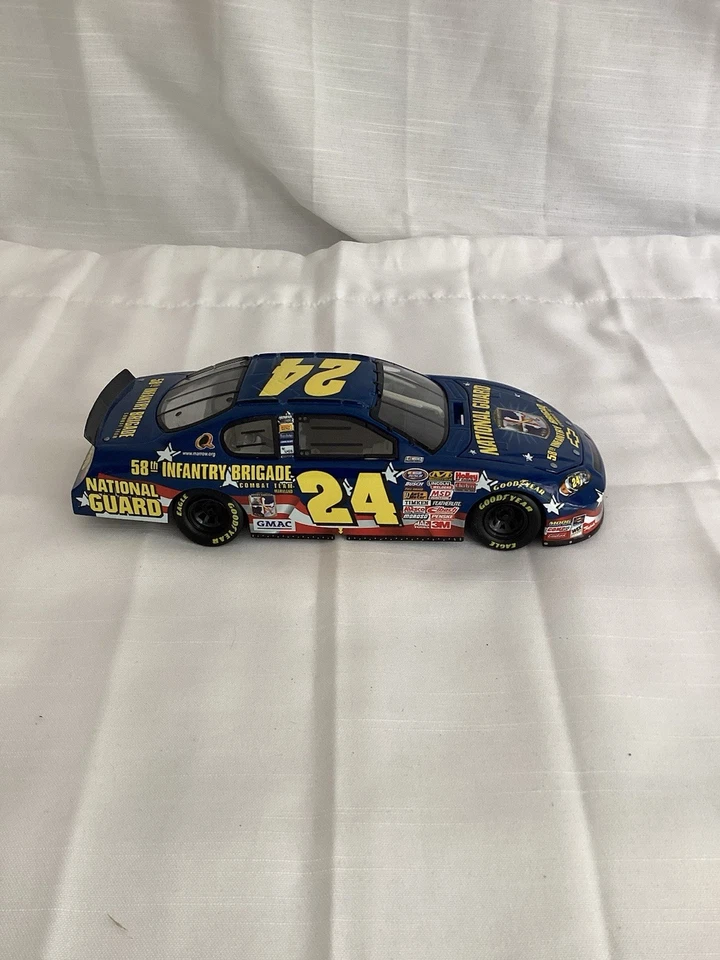 2007 #25 Casey Mears National Guard Chevrolet Monte Carlo 1:24 Diecast Model - Image 2 of 4