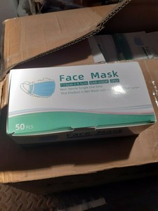 3 boites 50 masques type chirugicaux norme CE validité 2 ans date de fab 2020