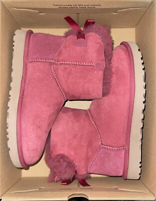 New W Box UGG Mini Bailey Bow II Garnet Suede Fur Boots Womens Size 6