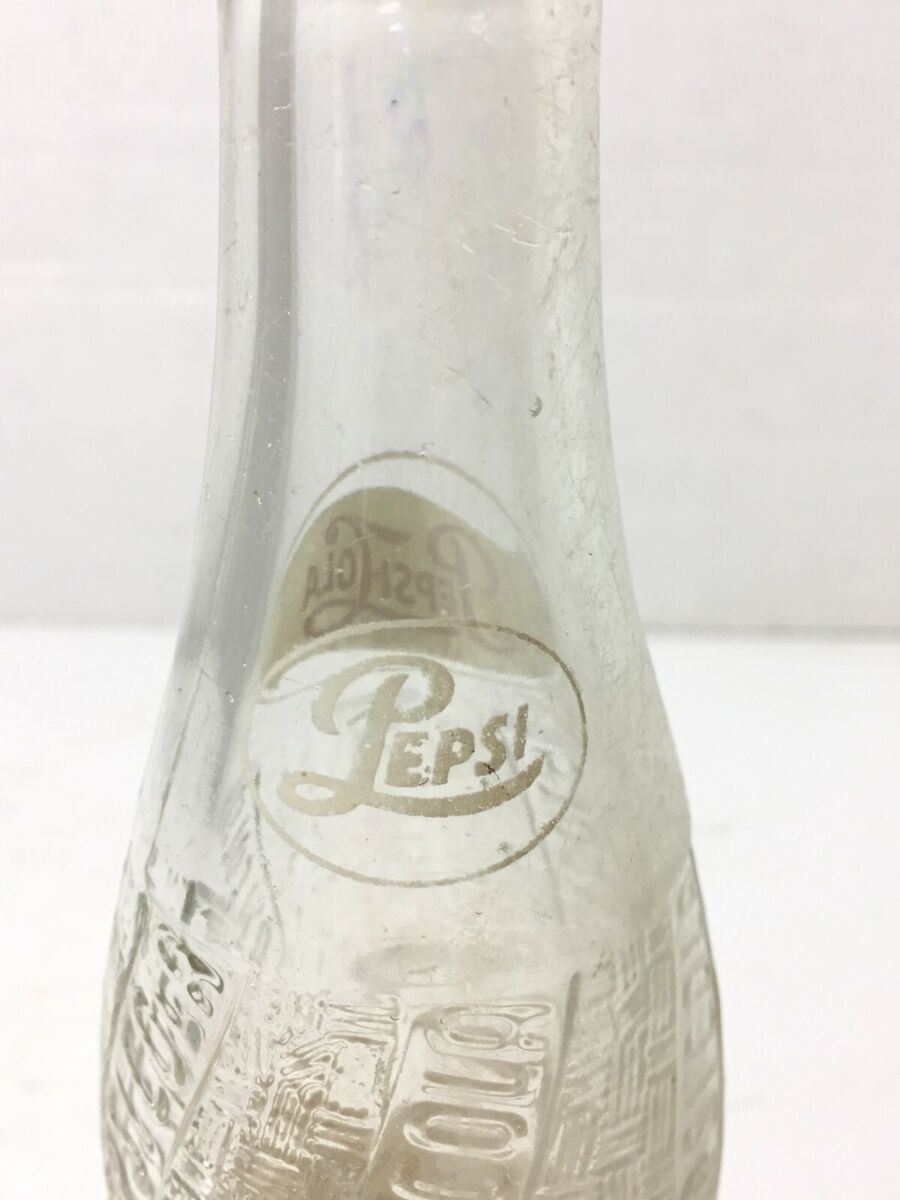 Vintage 8 oz PEPSI COLA BOTTLE Single Dot Oskaloosa Iowa Vintage 8 oz PEPSI COLA BOTTLE Single Dot Oskaloosa Iowa