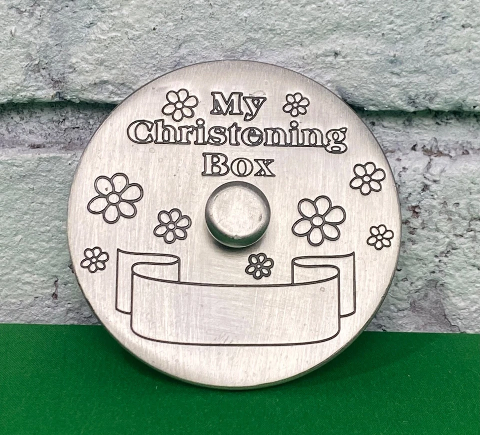 Caja de bautizo de metal vintage para bebé diseño grabado recuerdo caja de baratija plateada Foto 4 de 4