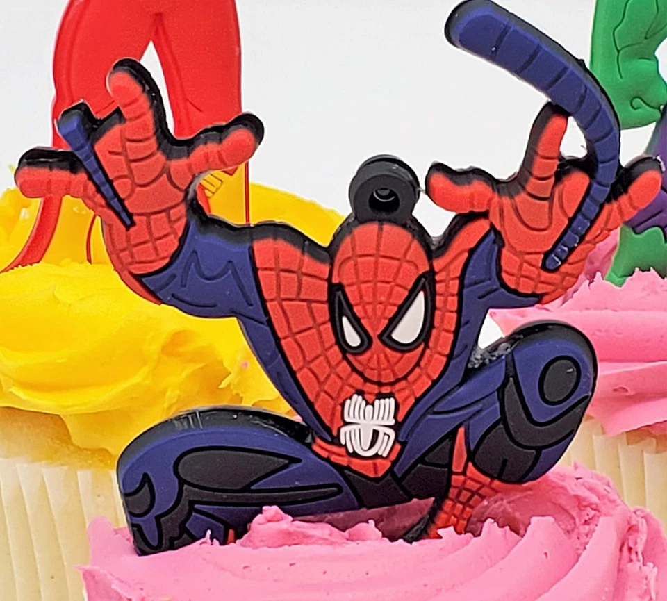 Pastel de cumpleaños de superhéroes de cómic, cupcake con Spiderman, Hulk, Flash Foto 4 de 4