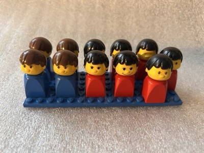 Lego Basic 11 Fingerfiguren 80iger Jahre 4Juniors plus Grundplatte           252