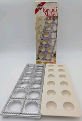 NORPRO RAVIOLI MAKER WITH PRESS #1043   MAKES 12 RAVIOLI AT A TIME  EASY TO MAKE