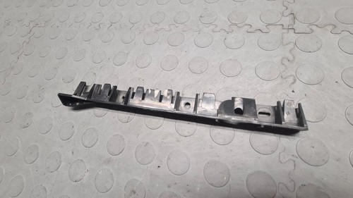 BMW 1 E82 E88 2008 Halterung Kotflügel 7118160