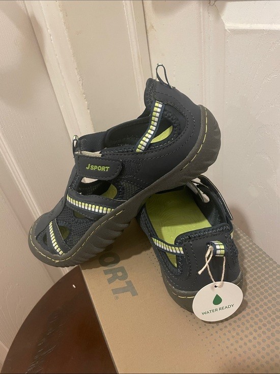 J-SPORT NWT size 8M REGATTA SLIP-ON NAVY COLOR SANDALS
