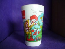 Trinkbecher  Mc Donalds Ronald 1983 * Kunststoff  * selten * rar * H 13,2 cm