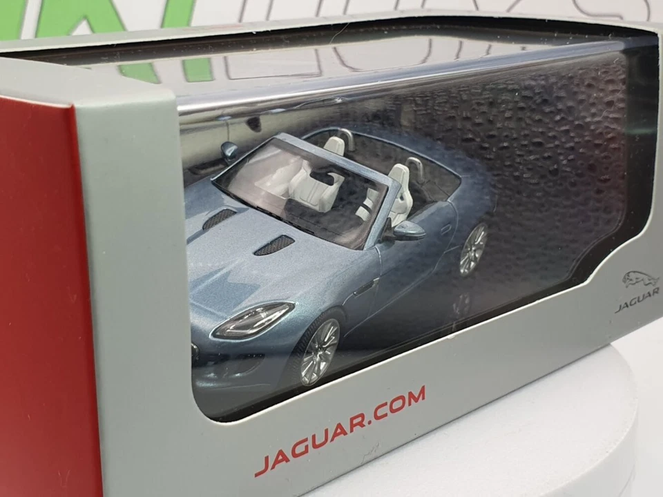 Jaguar F-Type V8 Ixo 1/43 Grigio 2013 - Immagine 2 di 3