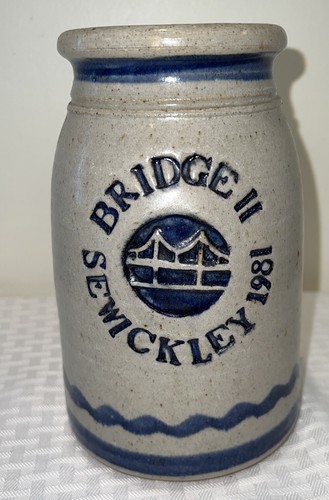 1981 Sewickley Bridge Steinzeug Topf grau/blau Sewickley Pennsylvania
