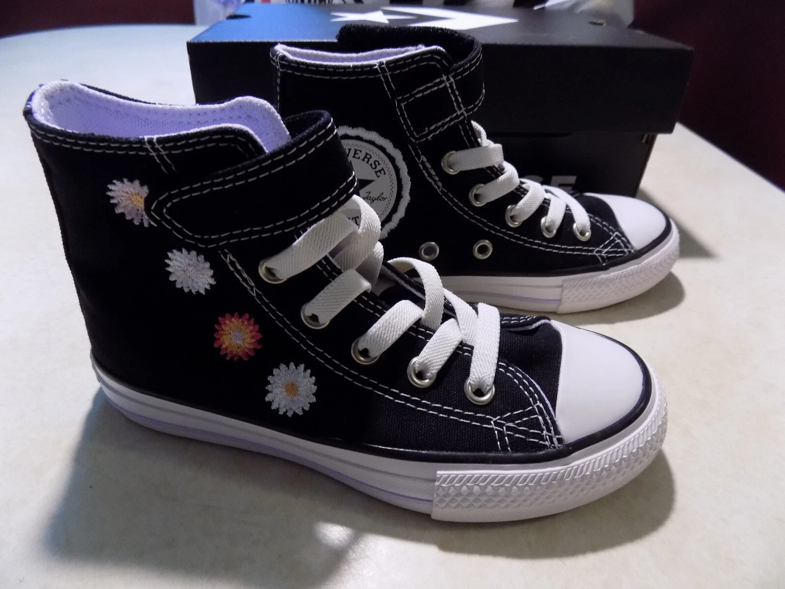 Sneakers alte Converse All Star Chuck Taylor nere ricamate fiori taglia 12