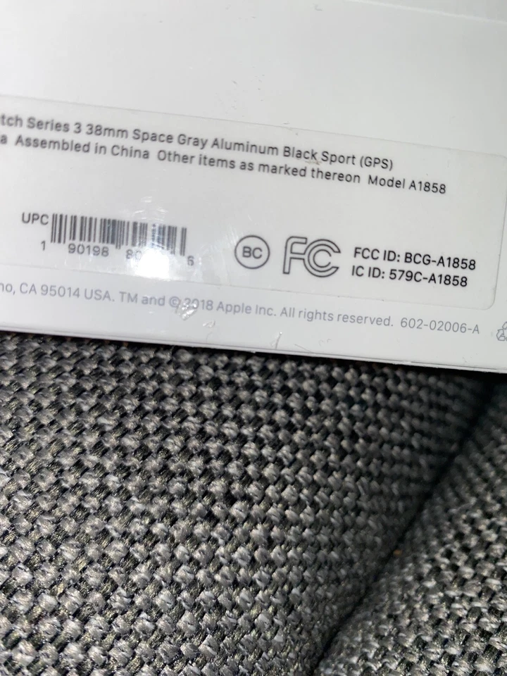 NEW* Apple Watch Series 3 38mm Space Gray Aluminum Black Sport Band MTF02LL/A - Image 4 of 4