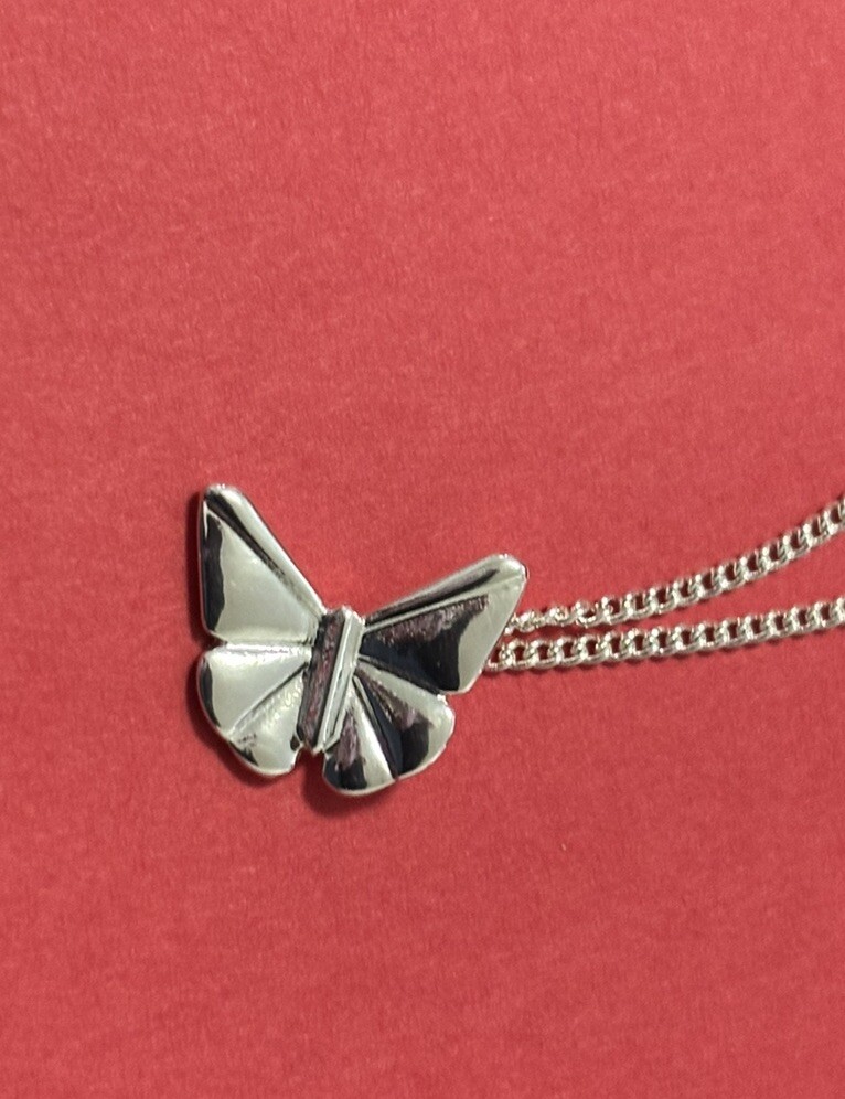 Dangling Butterfly Silver Tone 3/4” Pendant GV9 16” Necklace w/3