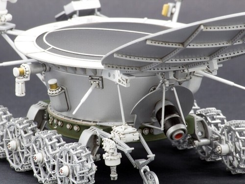 Red Iron Models RIM24002 Soviet Spacecraft Lunokhod-1 Model Kit 1/24 - Picture 15 of 23