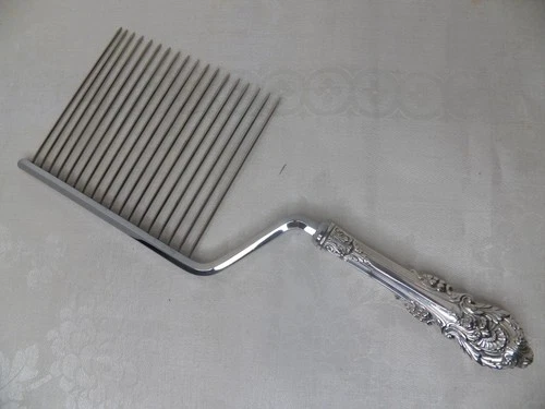 WALLACE SIR CHRISTOPHER STERLING SILVER HANDLE CAKE BREAKER 10 3/4" NO MONO