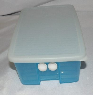 TUPPERWARE Blue Rectangular FridgeSmart 3991 Vege Fruit Container