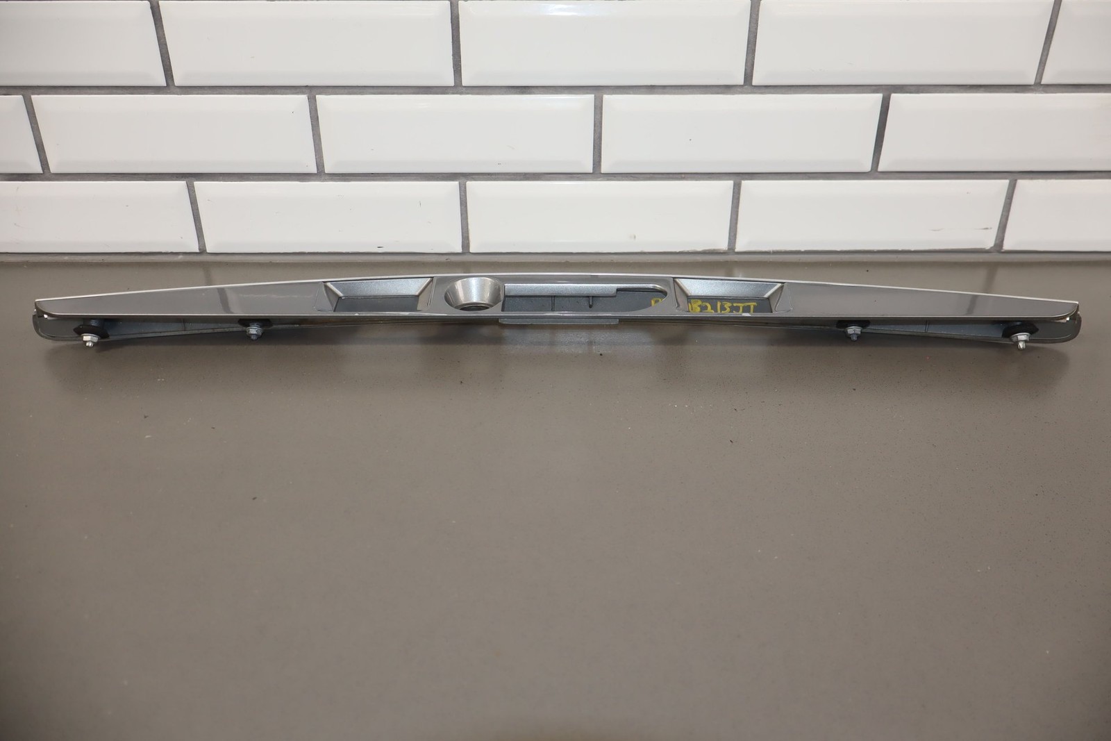Maybach 57 2007 Tail finish panel