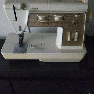 SINGER Touch and Sew II GOLDEN DELUXE 770 Sewing Machine w/ Foot Pedal | Vintage