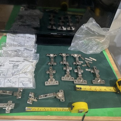 Lot of 18 (11 Ikea Komplement 130 Degree Standard Hinges & 7 Generic Hinges)