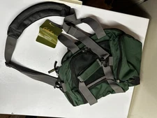 Cabelas Duffel Bag Green~Padded Shoulder Strap Zippers 13x10x7.5