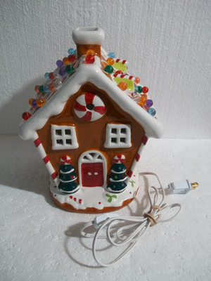 Mr Christmas Light Up Ceramic Gingerbread House: EUC