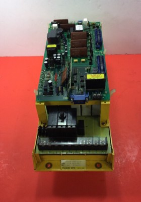 FANUC SERVO AMPLIFIER A06B-6058-H011 + TOP BOARD A20B-1003-0090/02