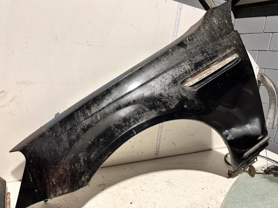 Holden STATESMAN Left Guard WM 09/06-12/17 - image 4 of 4