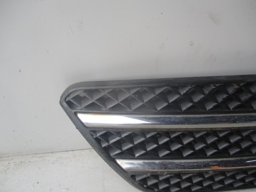 KIA CEED 2008 GRIGLIA PARAURTI ANTERIORE CENTRALE 863501H000 - Foto 2 di 11