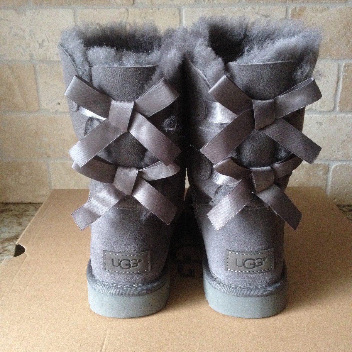 UGG SHORT BAILEY BOW II GREY GRAY WATER-RESISTANT SUEDE