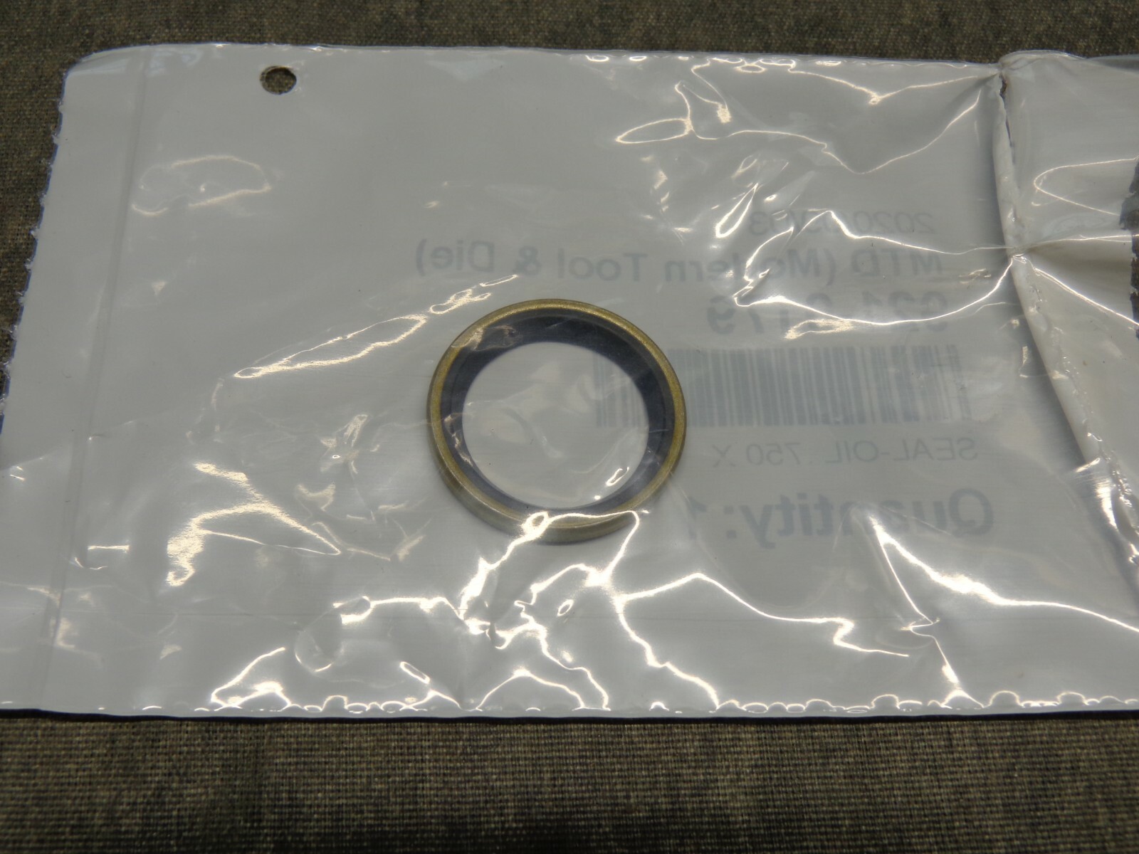 MTD SNOW THROWER ATTACHMENT 9210179 GREASE SEAL GENUINE OEM 7210179