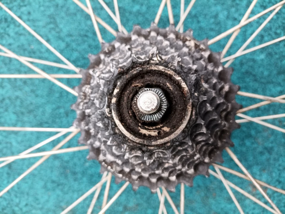 Fahrradfelgen MTB 26 Zoll Vorder und  Hinterrad, Schlauch, Mantel, Kettenkranz - Bild 2 von 4