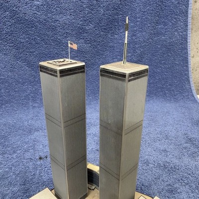 AWESOME DANBURY MINT TWIN TOWERS 911 COMMEMORATIVE WORLD TRADE