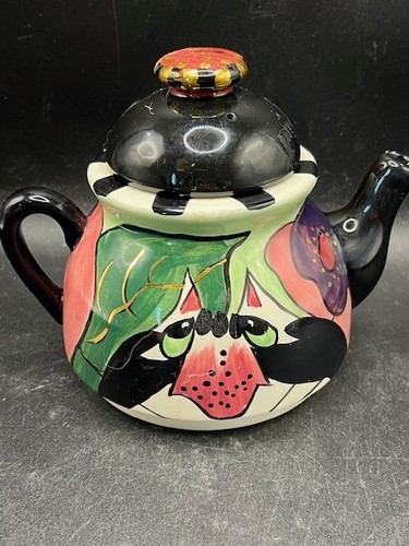 SWAK Lynda Corneille 2002 Character Collection Cat Style Tea Pot 12 oz w/ Lid
