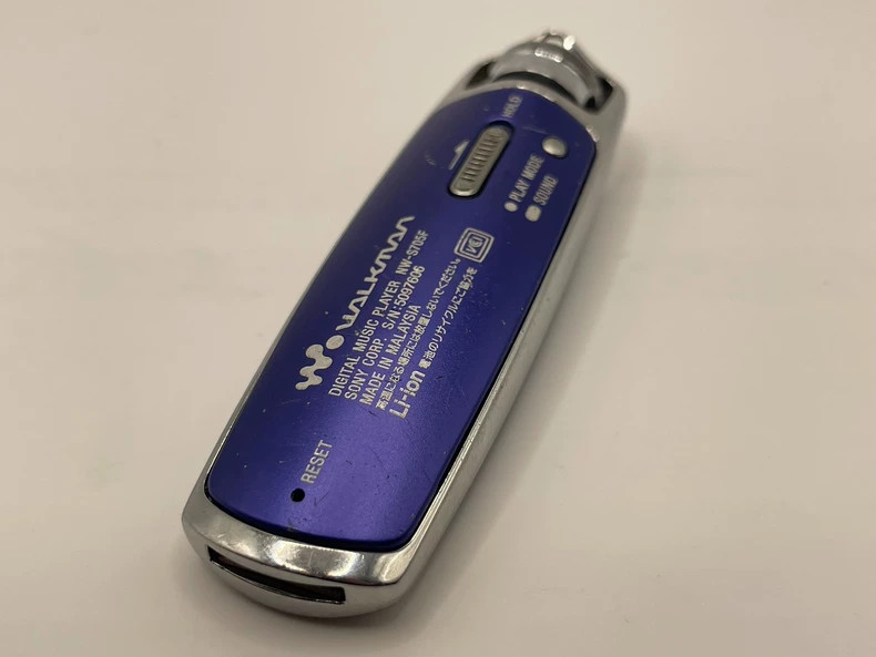 SONY NW-S705F Digital Music Player WALKMAN 2GB Memory Used