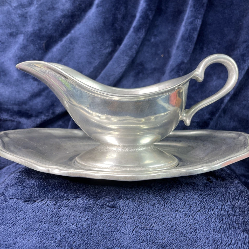 Wilton Armetale Metal Queen Anne Hollowware 9 5/8" Gravy Boat & Underplate Foto 2 de 4