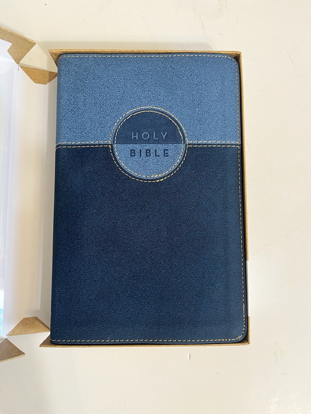 Bible Life Gear for Grads Common English Bible+Lessons Booklet Navy Faux Leather