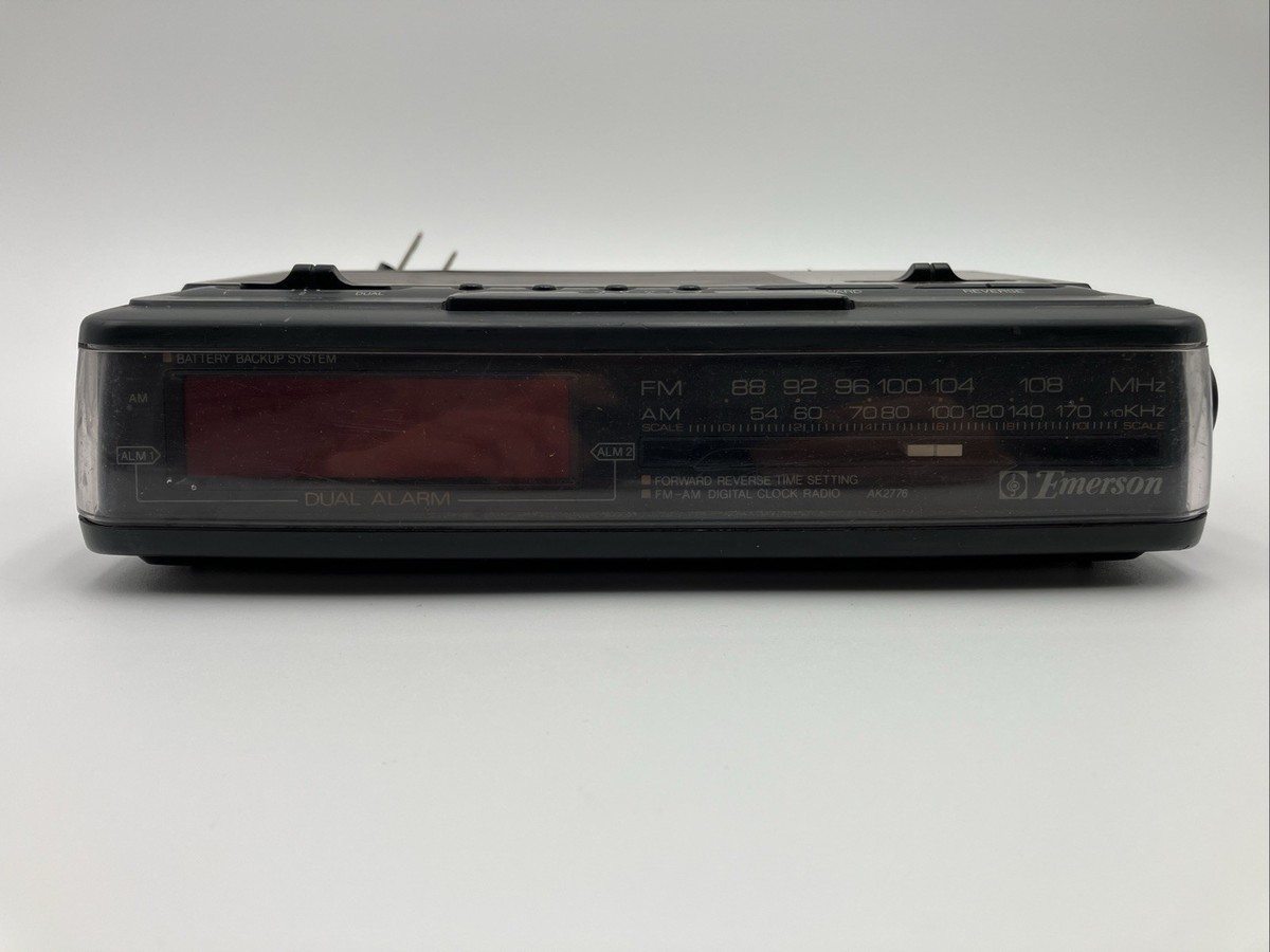 VTG 90s Era Emerson AM/FM Clock Radio Alarm AK2776 Wood Grain