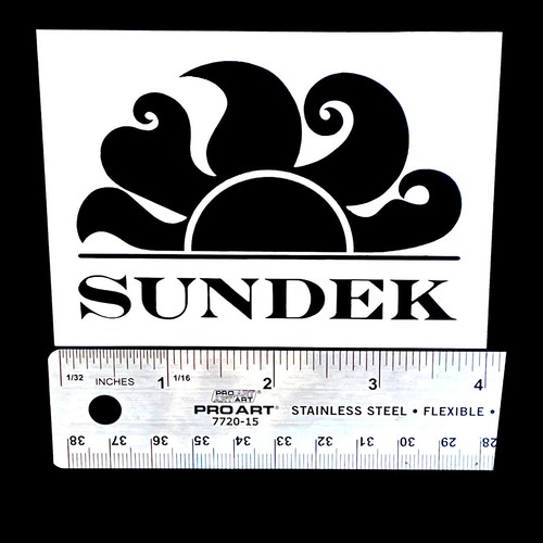 Adesivo Sundek vintage anni '80 in bianco e nero - Foto 2 di 3