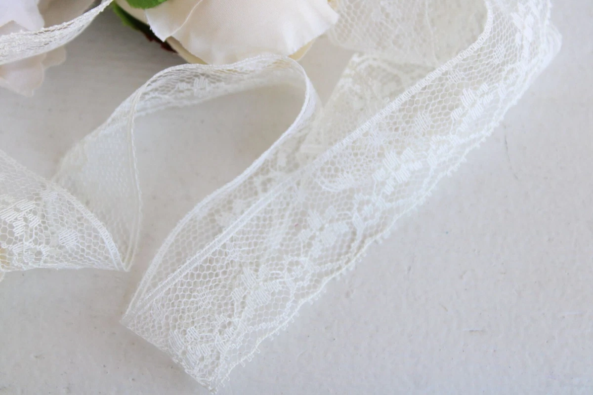 Vintage ivory lace online trim
