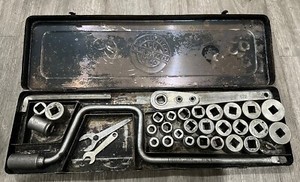 Vintage Duro Metal Products Large Drive Socket Set Chicago 672 Ratchet 651 Crank