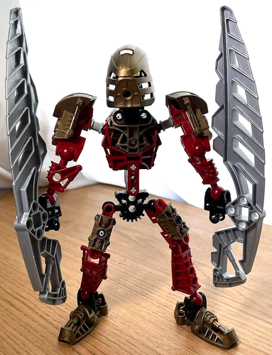 LEGO BIONICLE 8811 Toa Lhikan and Kikanalo, 100%Complete, No Box or Instructions - Picture 5 of 10