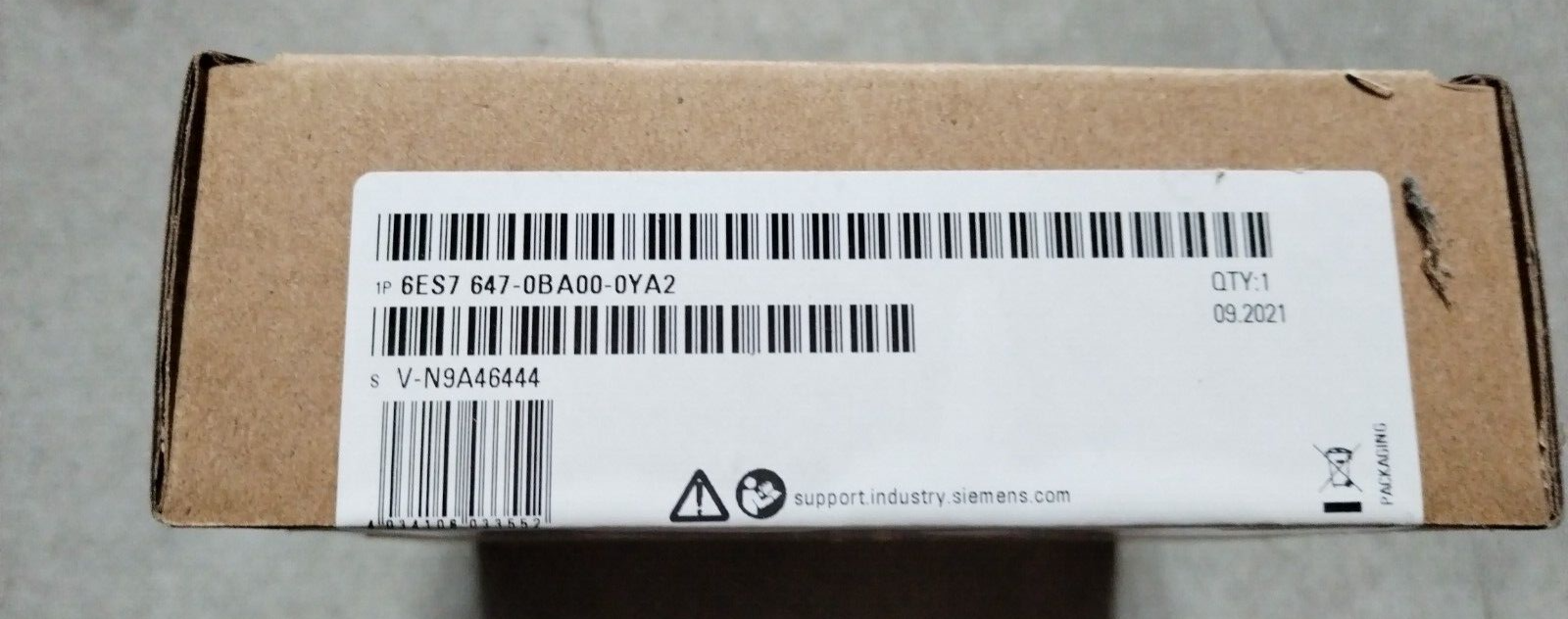 SIEMENS 6ES7647-0BA00-0YA2 SIMATIC IOT2050, 2x Gbit Ethernet RJ45; DisplayPort