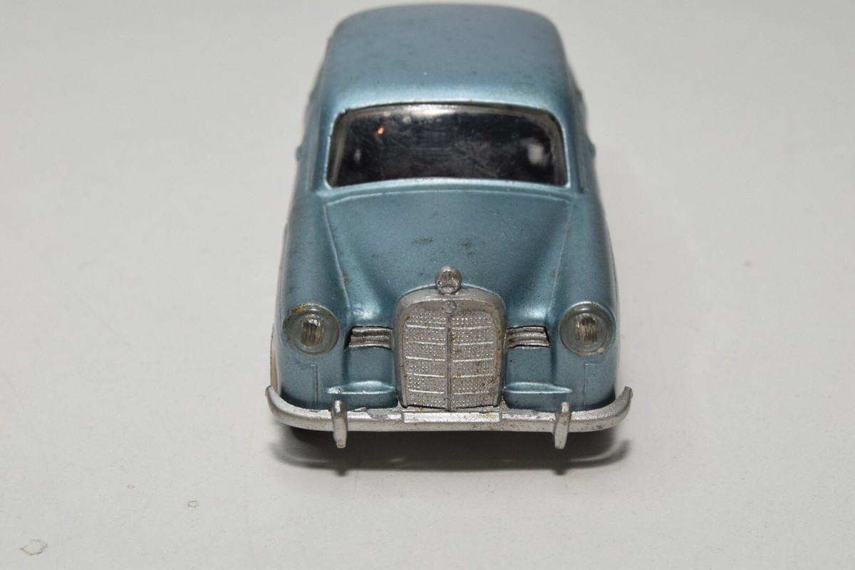 ミニカー TEKNO NO.723 MERCEDES - BENZ 190 ミニカー TEKNO NO.723 MERCEDES - BENZ 190 ミニカー TEKNO NO