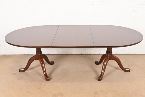 Kittinger Georgian Solid Mahogany Double Pedestal Dining Table, Newly Refinished - Picture 2 of 11