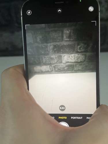 Apple iPhone 12 Pro - 256GB - Graphite - Rear Camera Fault + Glass Cracked - Afbeelding 13 van 15