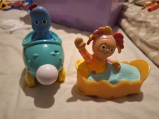In The Night Garden Iggle Piggle And Upsy Daisy Push Along Toys