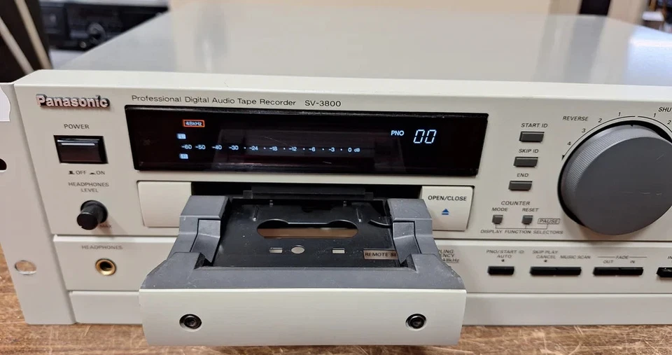 PANASONIC SV-3800 DAT RECORDER - Image 3 of 4