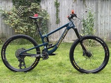 Sant Cruz Nomad C Carbon Large Full Suspension Mountain Bike 27.5” Carbon Wheels