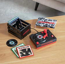 ROLLING STONES - RSD3 MINI TURNTABLE W/ CRATE AND 6 3-INCH VINYLS - COLLECTIBLES
