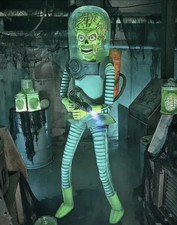 New Spirit Halloween 6.5 Ft Martian Warrior Animatronic Tim Burton Mars Attacks